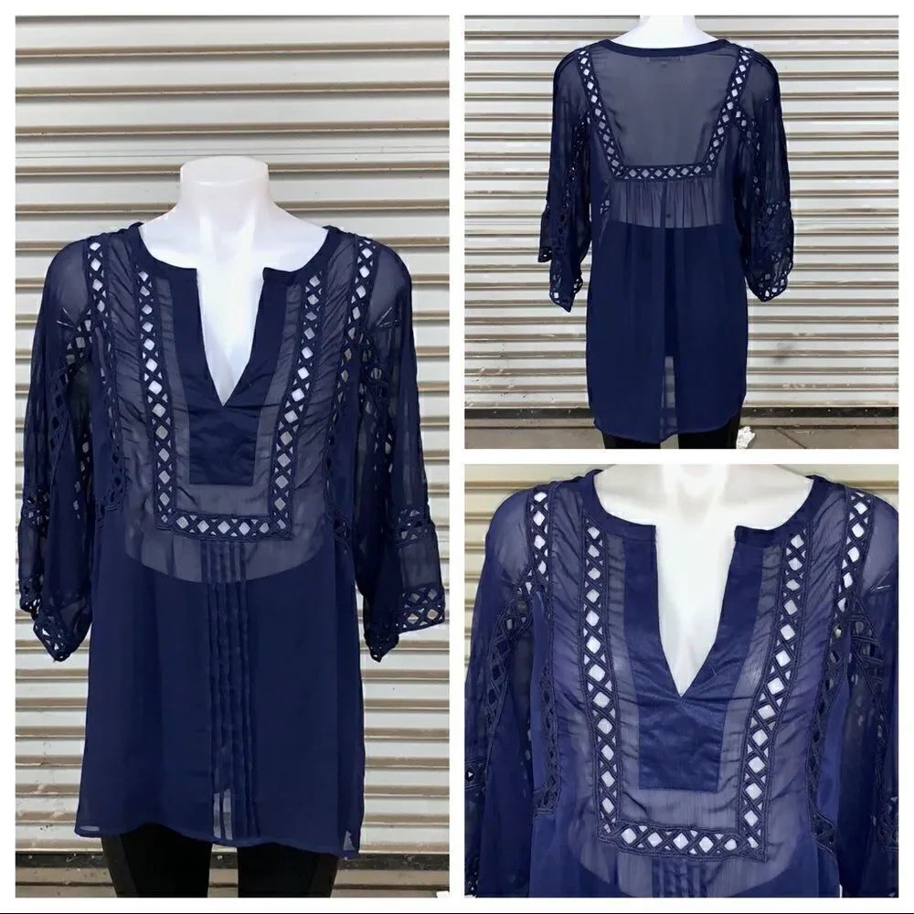 🛍️Daniel Rainn beautiful blue top size Medium